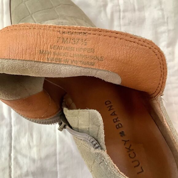 Lucky brand Saucie booties size 7M EUC green suede croc embossed - Picture 9 of 10